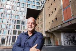 2016 september - In opdracht van Volta_thinksvisual, voor Bouwfonds Property Finance GO18 Ezine#01 - portret van Egbert Fransen van Pakhuis De Zwijger in Amsterdam. ©2016 Raymond de Vries (RAY fotografie/beeld/ontwerp)
