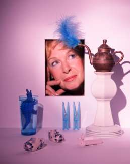 Publiciteitsfotografie voor de seizoensbrochure 2008-2009 van Theater Pierrot in Den Haag. Op de foto’s reguliere bezoekers van het theater. ©2008 Raymond de Vries